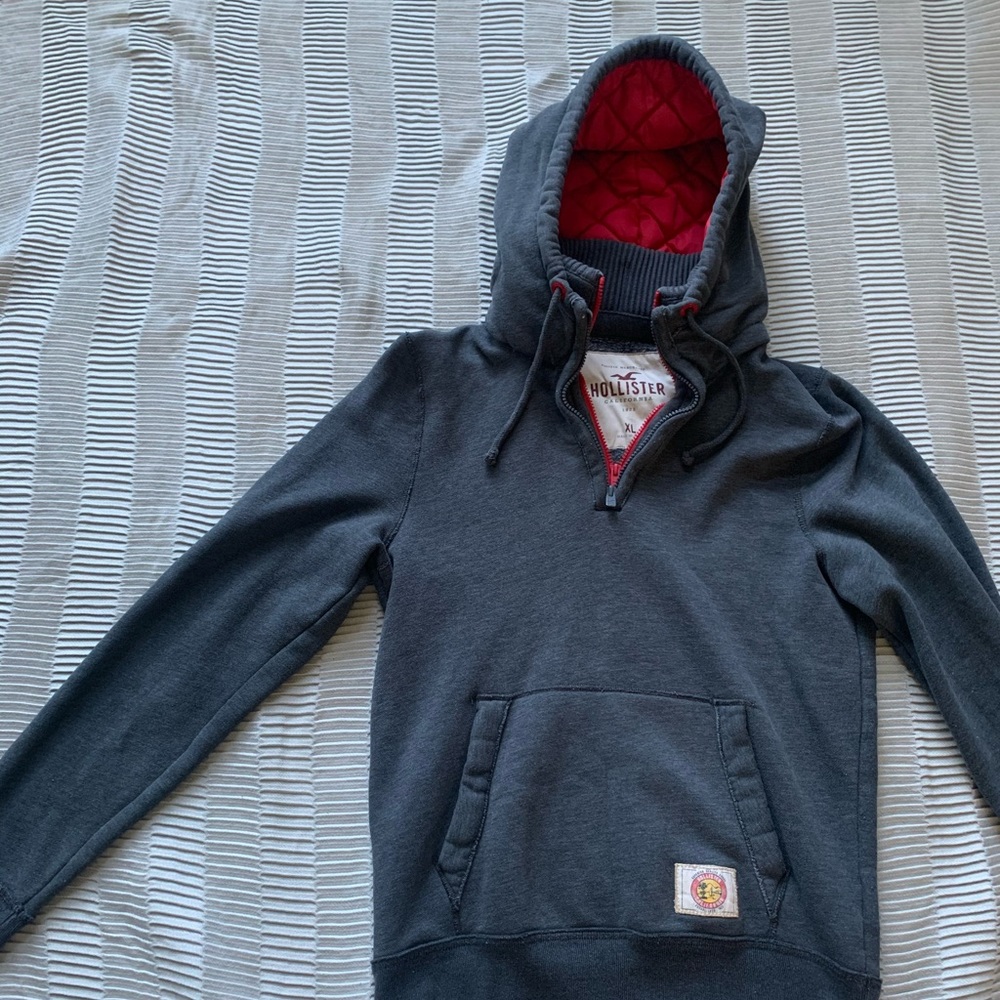 Hollister XL puffy hooded sweatshirt dark grey